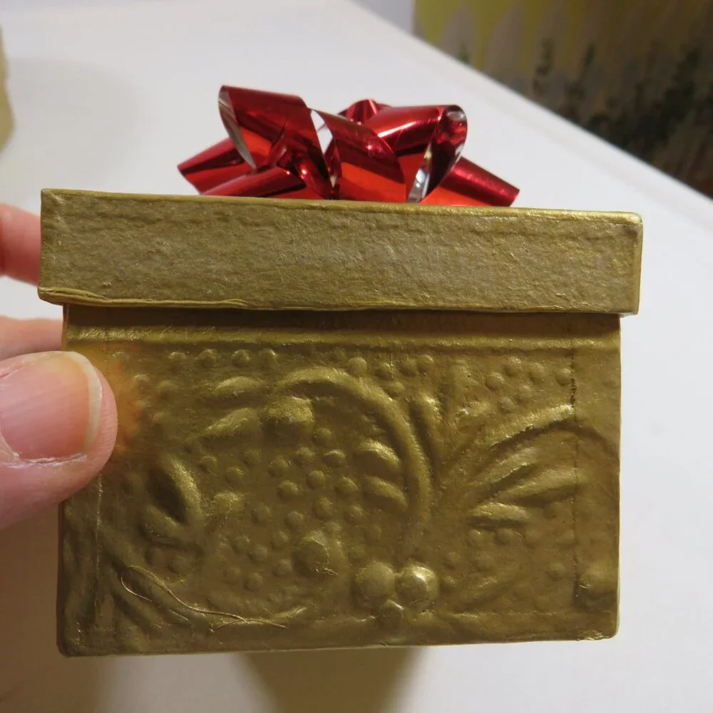 Collection of (8) valentine’s gift boxes (NEW)